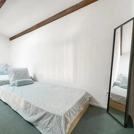 Pied-a-terre Ideal Entre Et Port Apartment